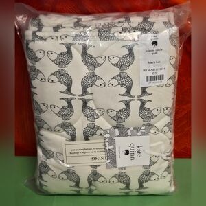 Kate Quinn Classic Circle blanket black koi